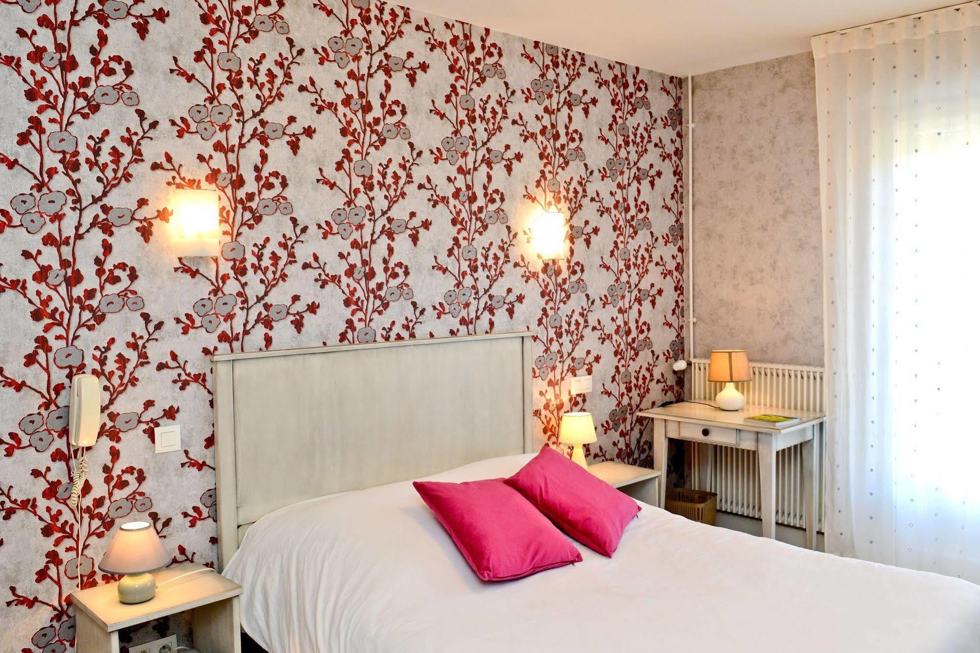 Logis Chez Germaine Hotel 2*