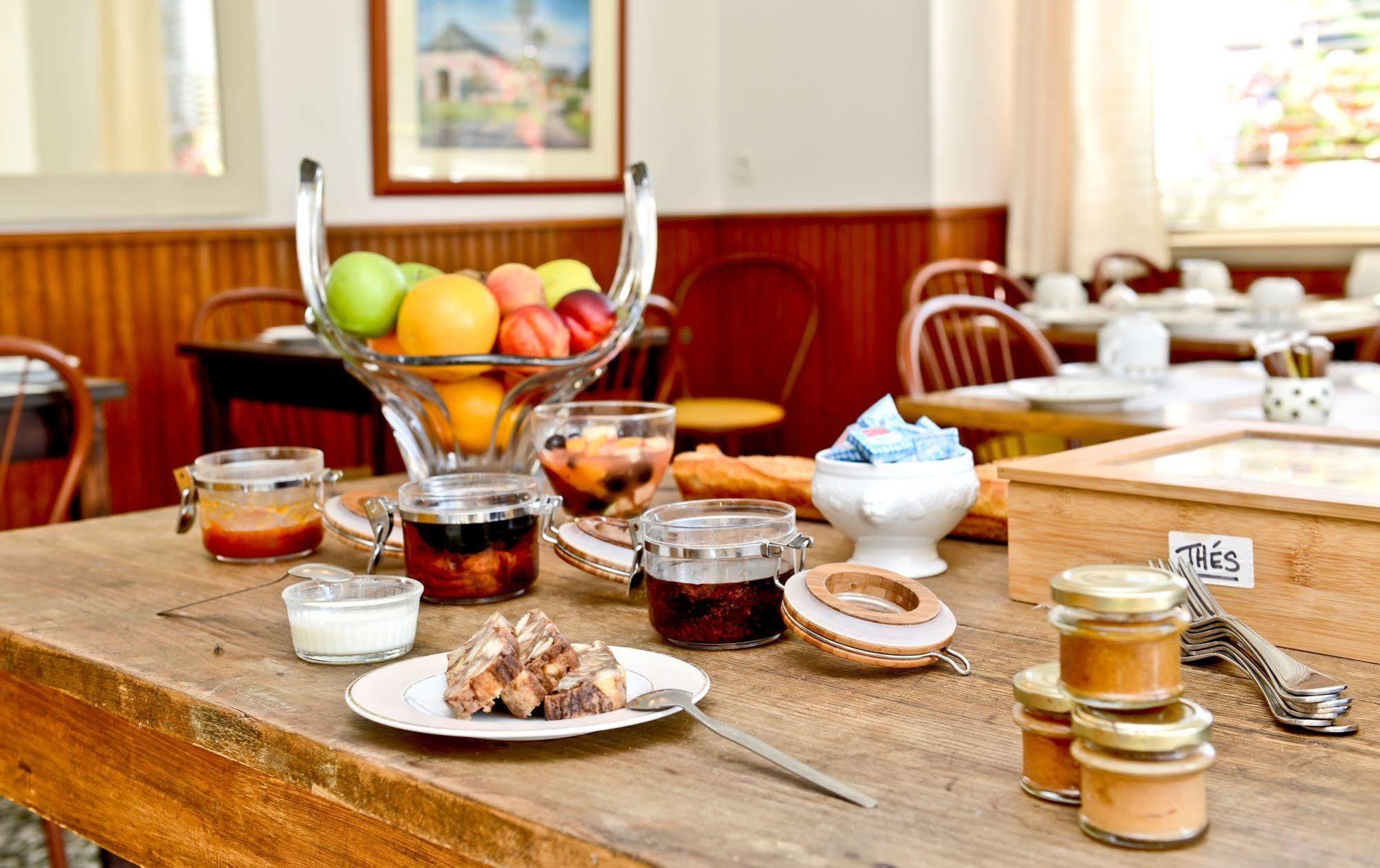 Logis Chez Germaine Hotel